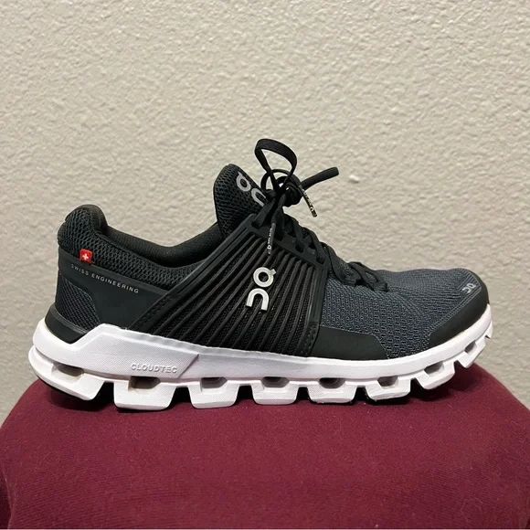 On Cloudswift Women’s Road Running Shoes Size 7 Black And White Lace Up - Picture 1 of 7